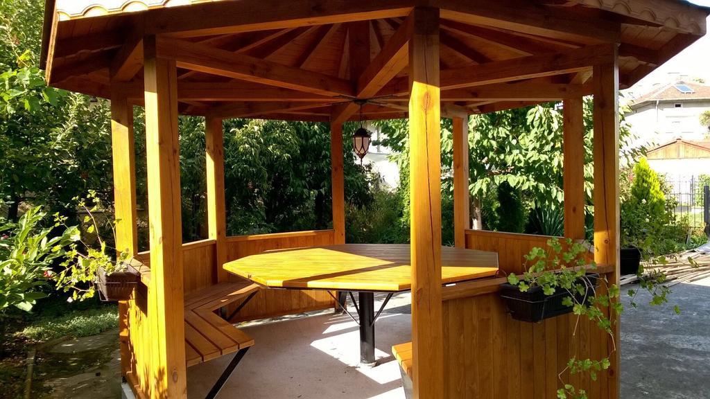 Guest Rooms Biju Tryavna Exterior photo